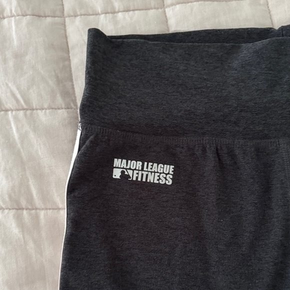 Houston Astros Women's Dark Grey Leggings Size M - Picture 2 of 8